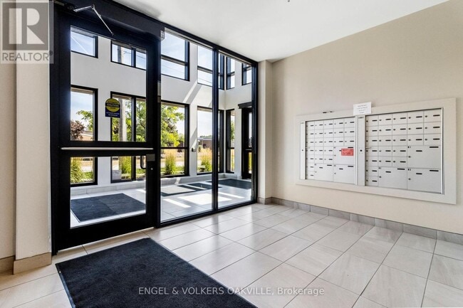 Photo - 212 Lakeport Rd Unité 301