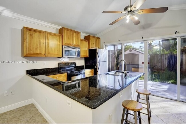 Photo - 4728 Clemens St