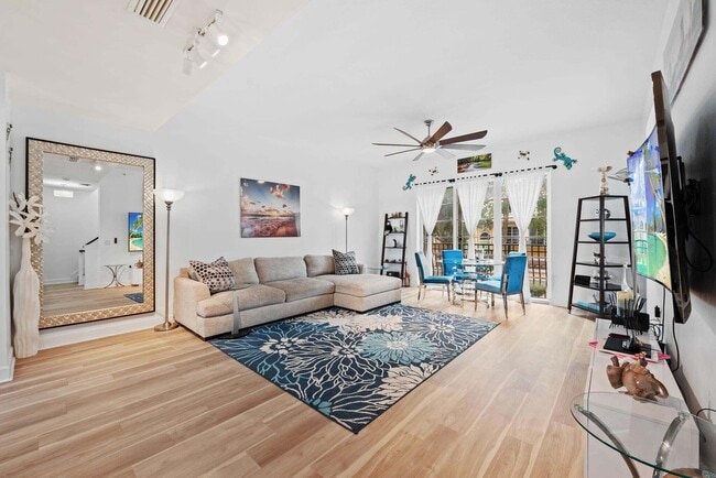 Photo - 2001 Coral Heights Blvd