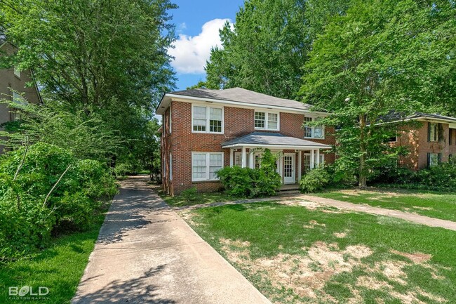 Photo - 335 1/2 Boulevard-