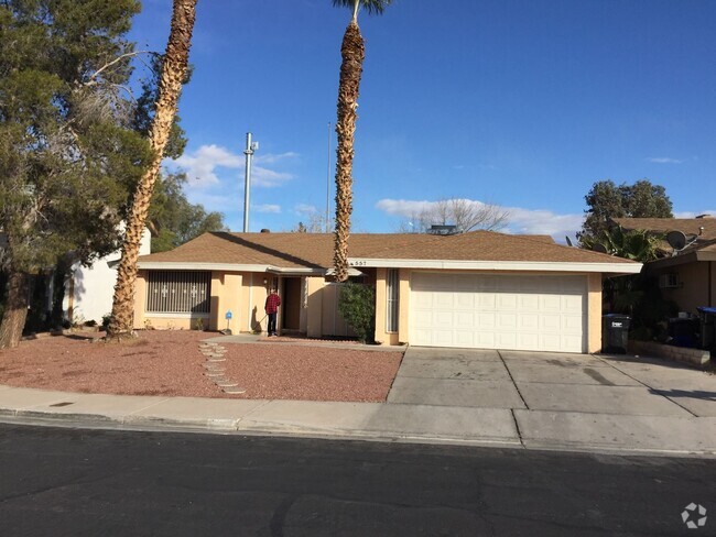 Building Photo - GREAT LOCATION IN HENDERSON 1 STORY WITH F... Rental