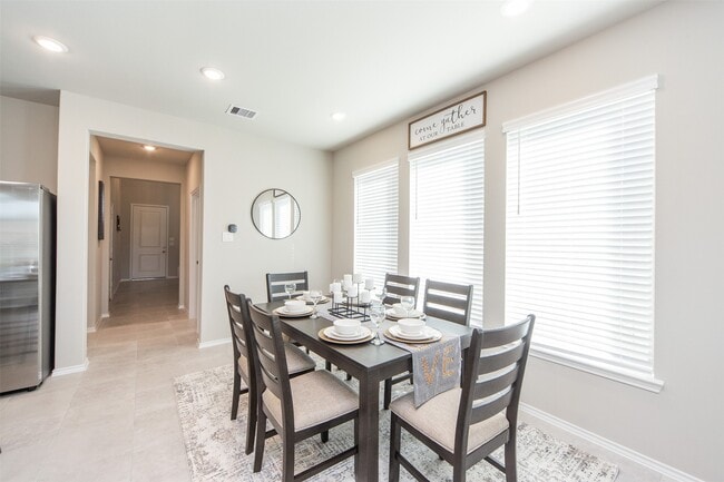 Photo - 1915 Meadow Trail Dr