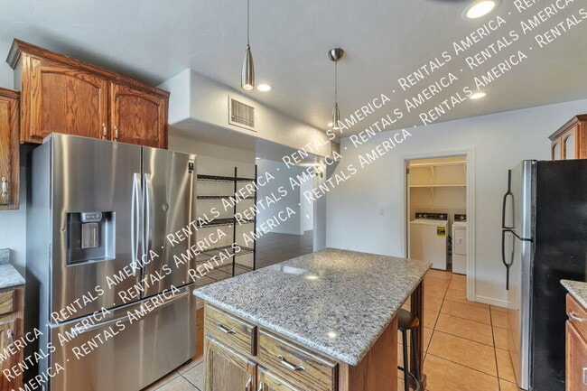 2250 E La Mirada St
