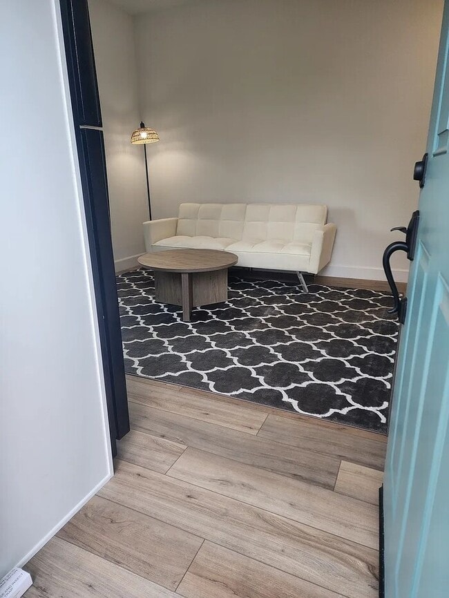 Photo - Bright & Cozy 1 Bed / 1 Bath Living Space ...