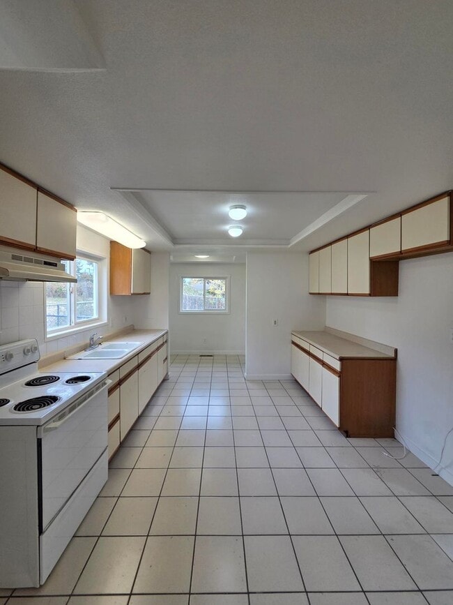 Photo - 3 Bed, 1.5 Bath Home in Tacoma! **MOVE IN ...