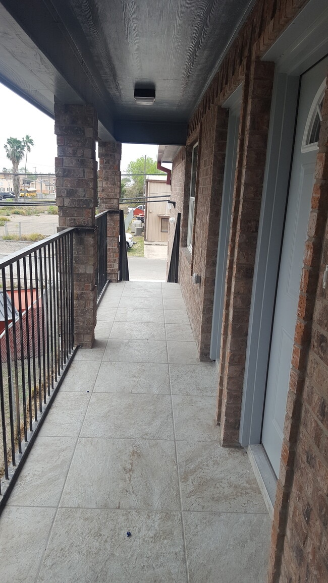 Photo - 709 E 3rd St