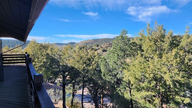 1313 W Rim Dr