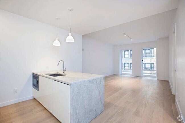 Building Photo - 1 bedroom in New York NY 10023 Unit 3M Rental