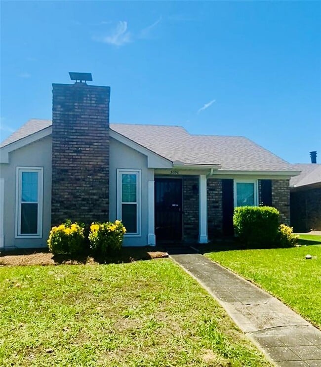 Photo - 3050 Sutton Dr