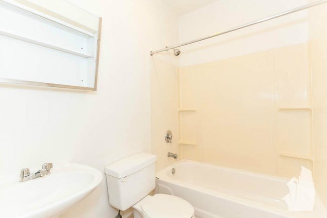 Photo - 3957 W Irving Park Rd Unit 320