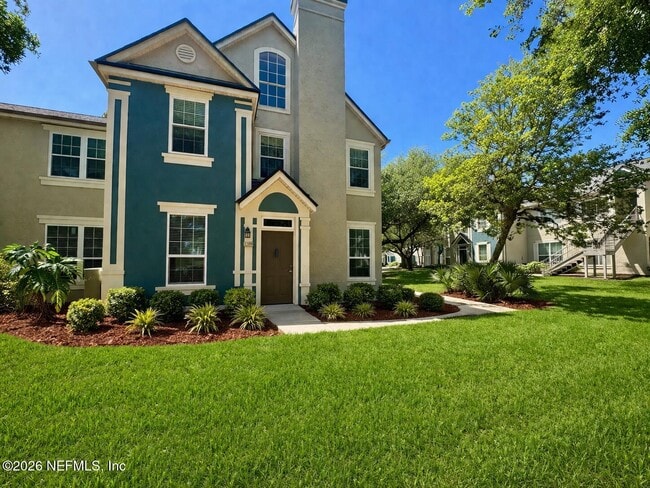Building Photo - 13703 Richmond Park Dr N Unit 3204