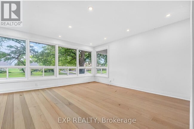 Photo - 39 Treadgold Crescent