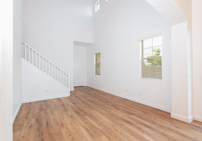 Photo - 1367 S Country Club Dr