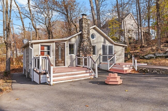 Photo - 9 Sylvan Trail