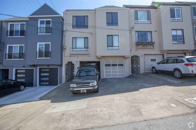 Building Photo - 1448Funston Unit Downstairs Rental