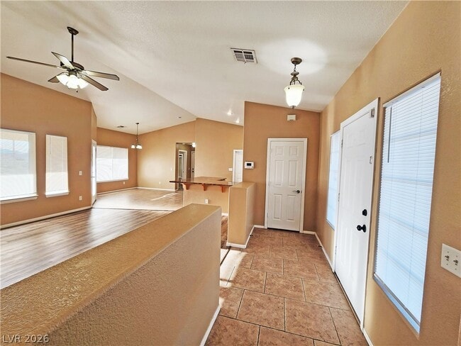 Photo - 3680 Ravine Ave