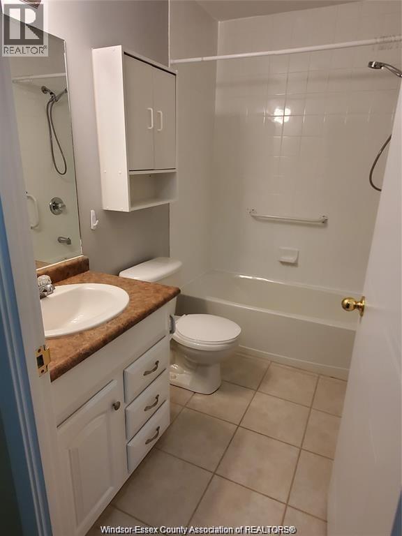 Photo - 2592 Pillette Rd Unité 112