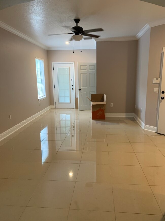 Entrance / Living Room - 3129 Santorini Ct