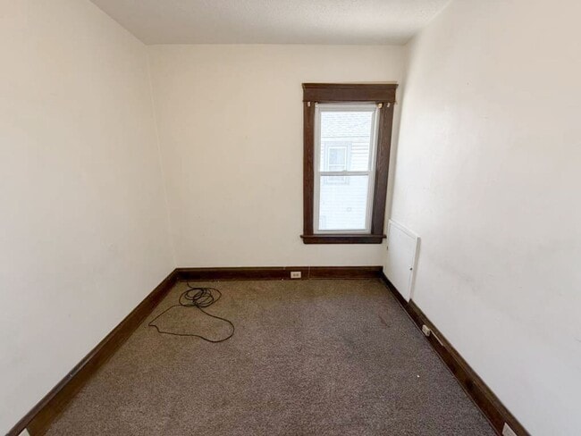 Photo - 4 BED 1 BATH SINGLE FAMILY HOME IN CLEVELAND!