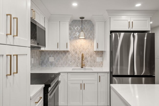 Building Photo - 3 Devens St Unit 2