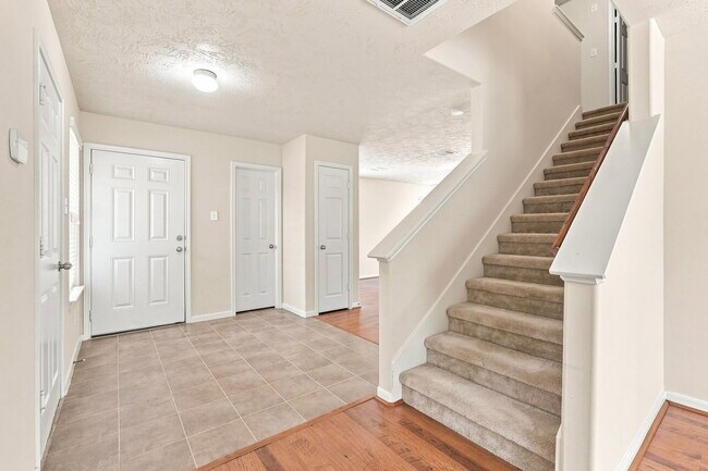 12563 Chiswick Rd