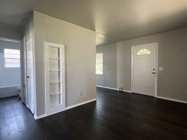 Photo - 2 Bedroom for Lease!!
