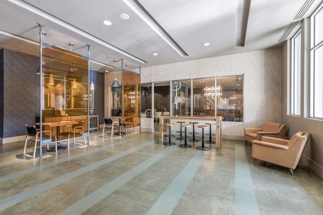 Photo - TwentyOne01 on Market