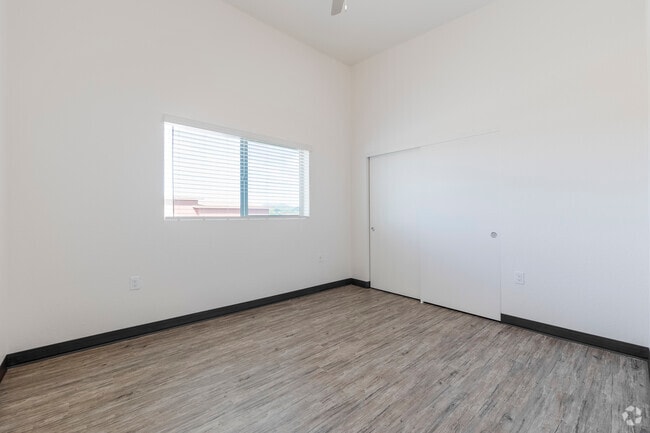 2BR, 2BA - 1,043SF - Second Bedroom