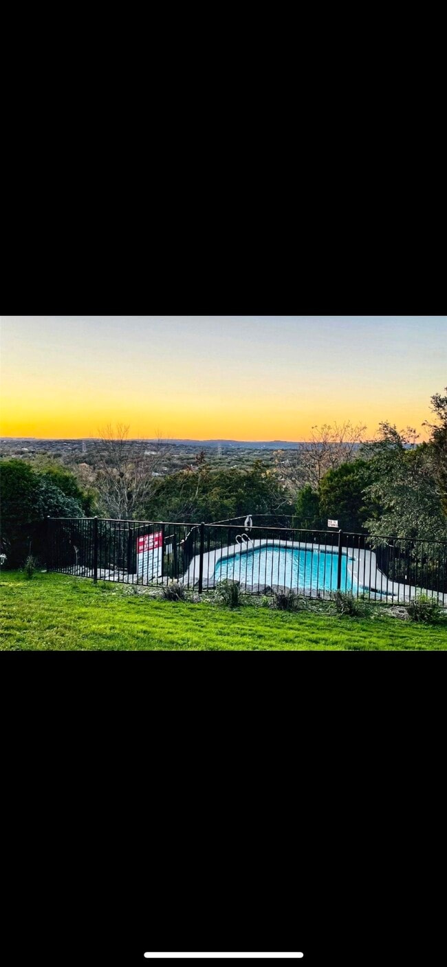 Photo - 303 Golf Crest Ln