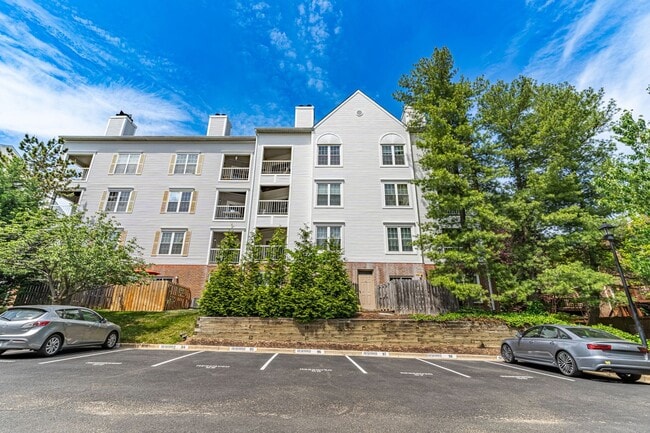 Photo - Top Floor Condo with Loft!