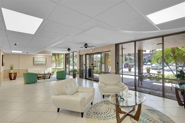 Building Photo - 777 S Federal Hwy Unit PH 2