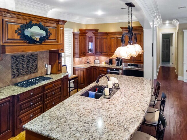 Photo - Beautiful Executive style home on an acre