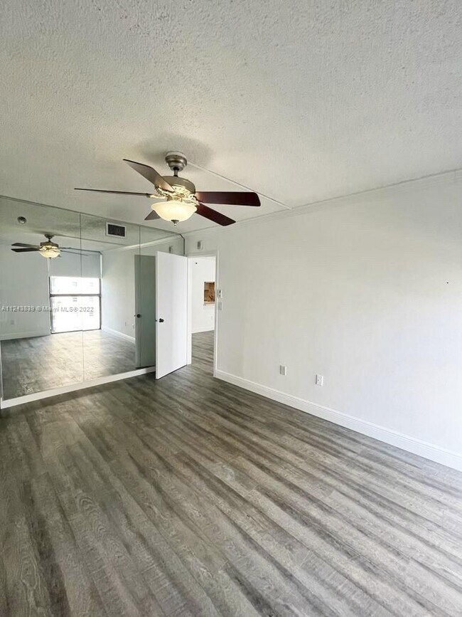 Photo - 2501 Brickell Ave Unidad 1104