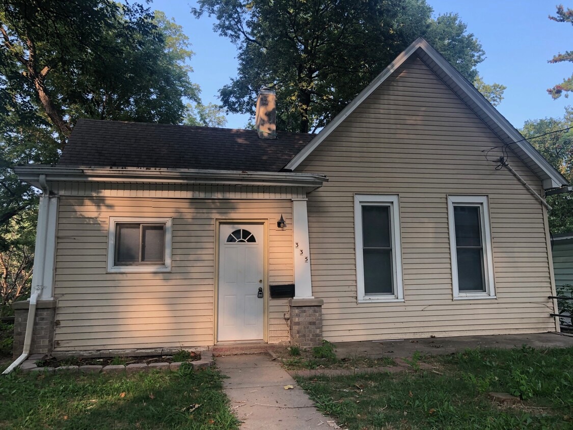 Photo - 335 N 1st St (Council Bluffs, IA)