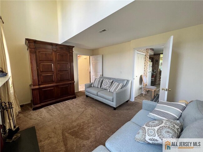 Photo - 15 Jeffrey Cir