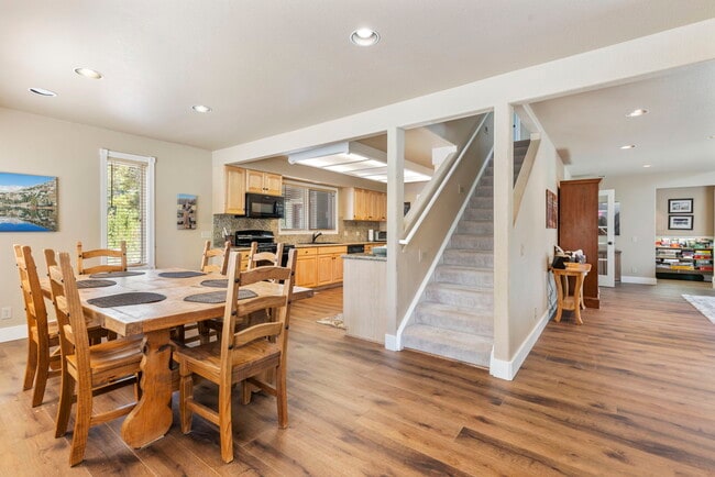 Photo - 34 Lone Hand Way