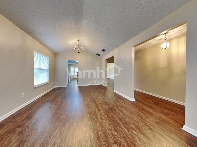 Photo - 530 Fallen Timbers Dr