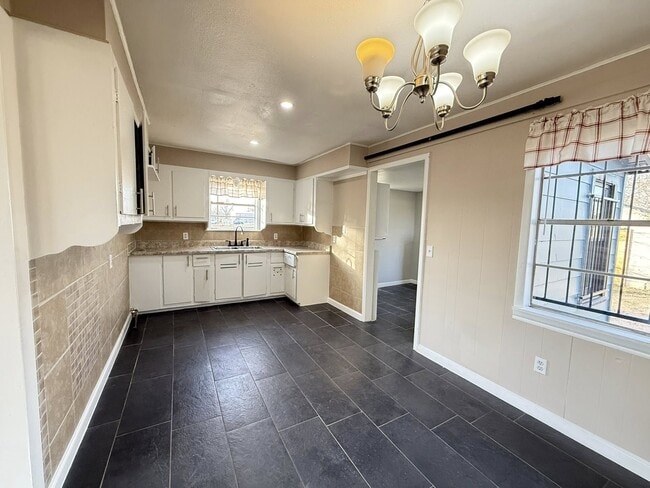 Photo - 219 SE 21st St