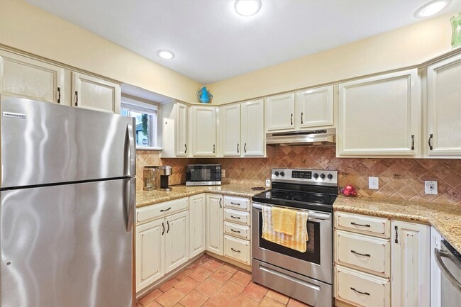Photo - 1953 Stoney Brook Dr Unit 1953
