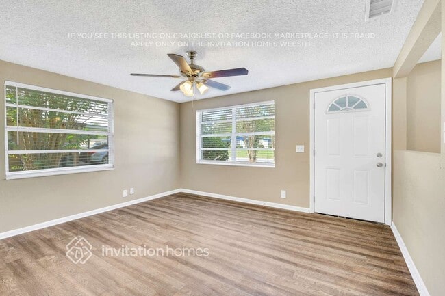 Photo - 6968 Delisle Dr