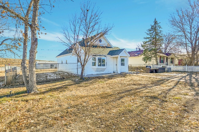 Building Photo - 660 Hickory St