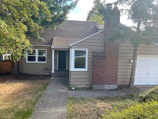 Building Photo - Nice 4-bed, 2-bath single-family home near...