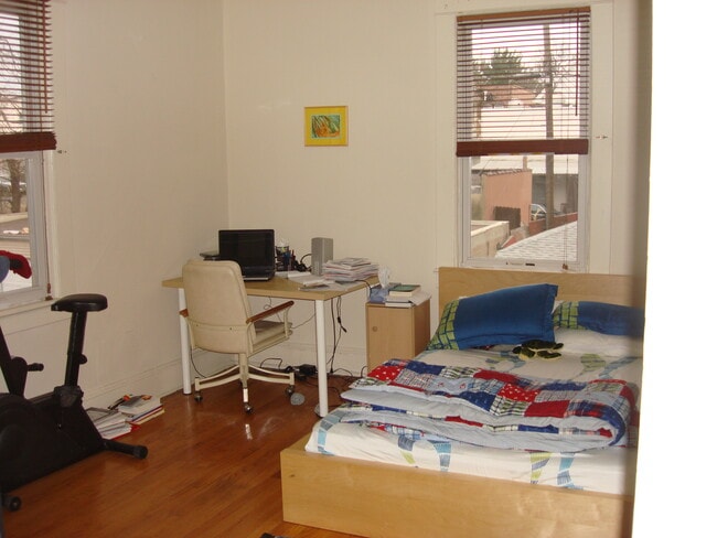 Photo - 216 Denison St