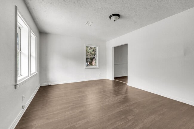 Photo - 1227 Dena St