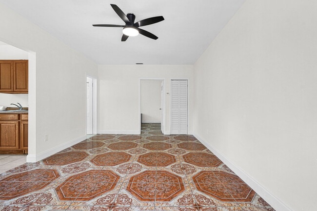 Photo - 160 NW 45th St