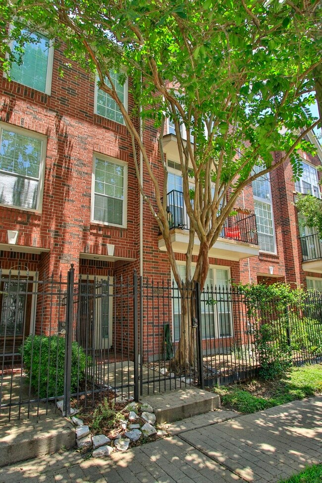 Photo - 1310 W Webster St