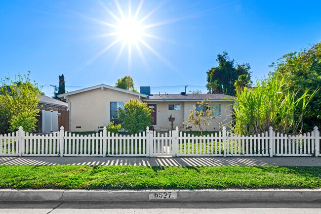 Photo - 6527 Woodlake Ave House