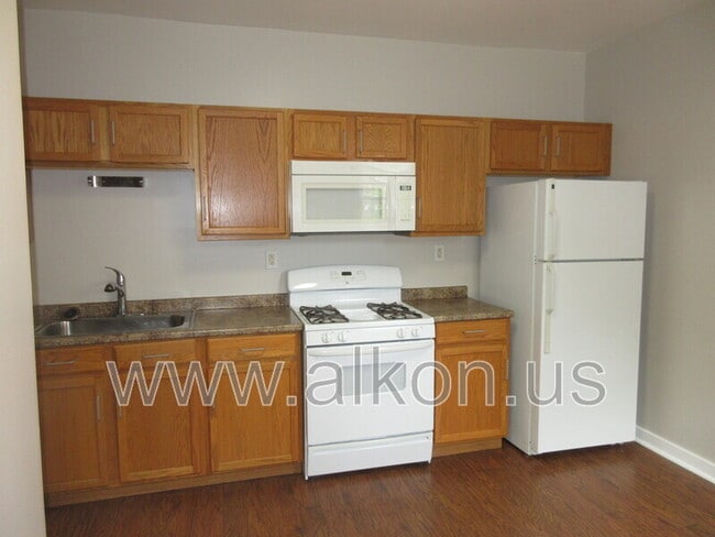 Photo - 620 Loretta St