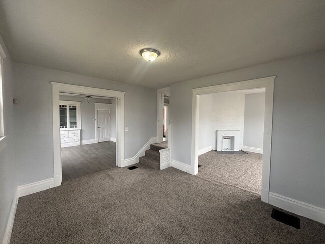 Photo - Charming 5-Bedroom Property in Prime Location