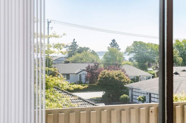 Photo - Roberts Manor